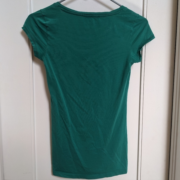 Smart Set Green V-Neck T-Shirt - Picture 3 of 5